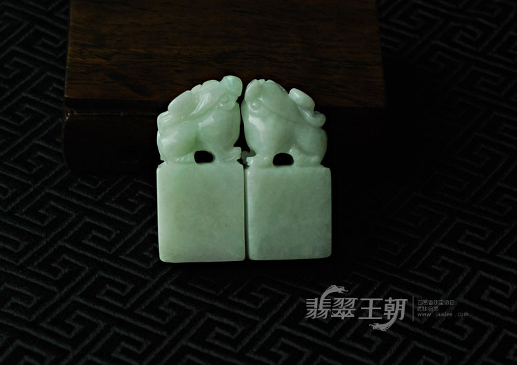 糯冰种白青缅甸翡翠貔貅印章(一对)