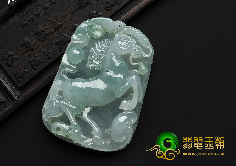 冰种晴水缅甸翡翠a货马牌挂件