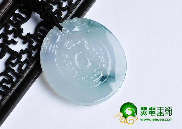 冰种飘花缅甸翡翠a货仿古龙牌挂件