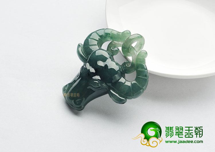 糯冰种蓝水缅甸翡翠a货牛头挂件