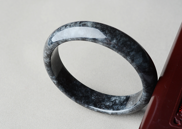 (超值推荐)细糯种乌鸡色手镯(58.5mm)