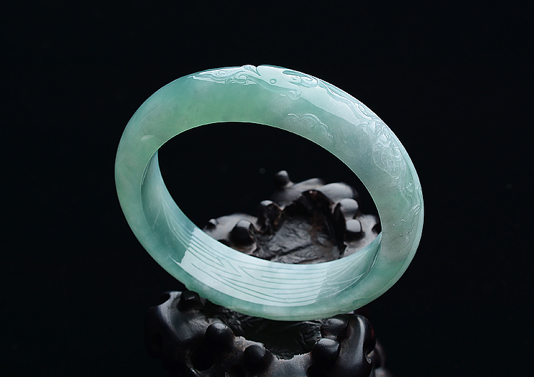 糯冰种晴水飘花雕花手镯(58mm)