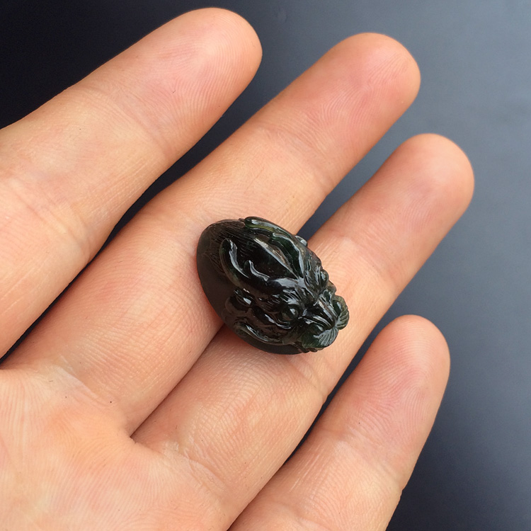 冰种墨翠龙头戒面