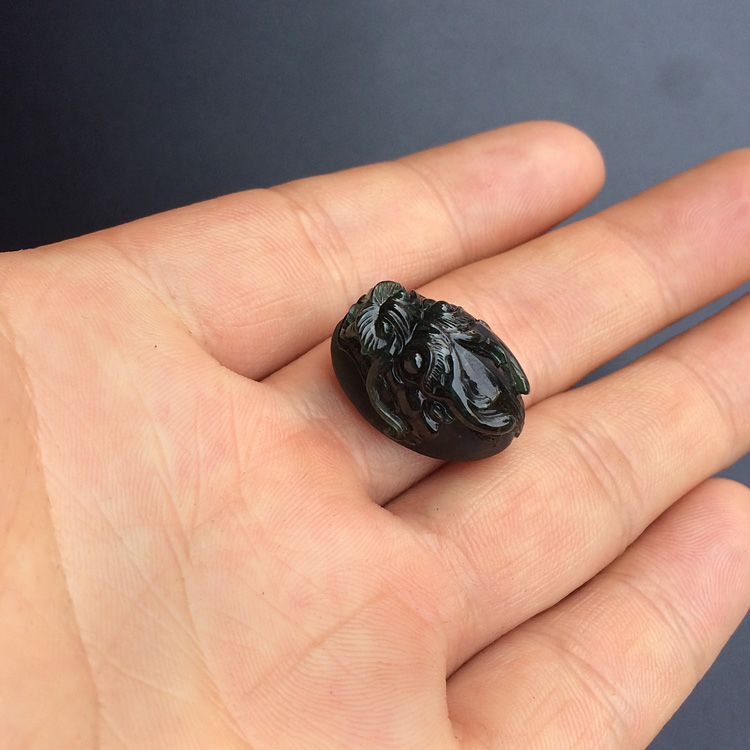 冰种墨翠龙头戒面