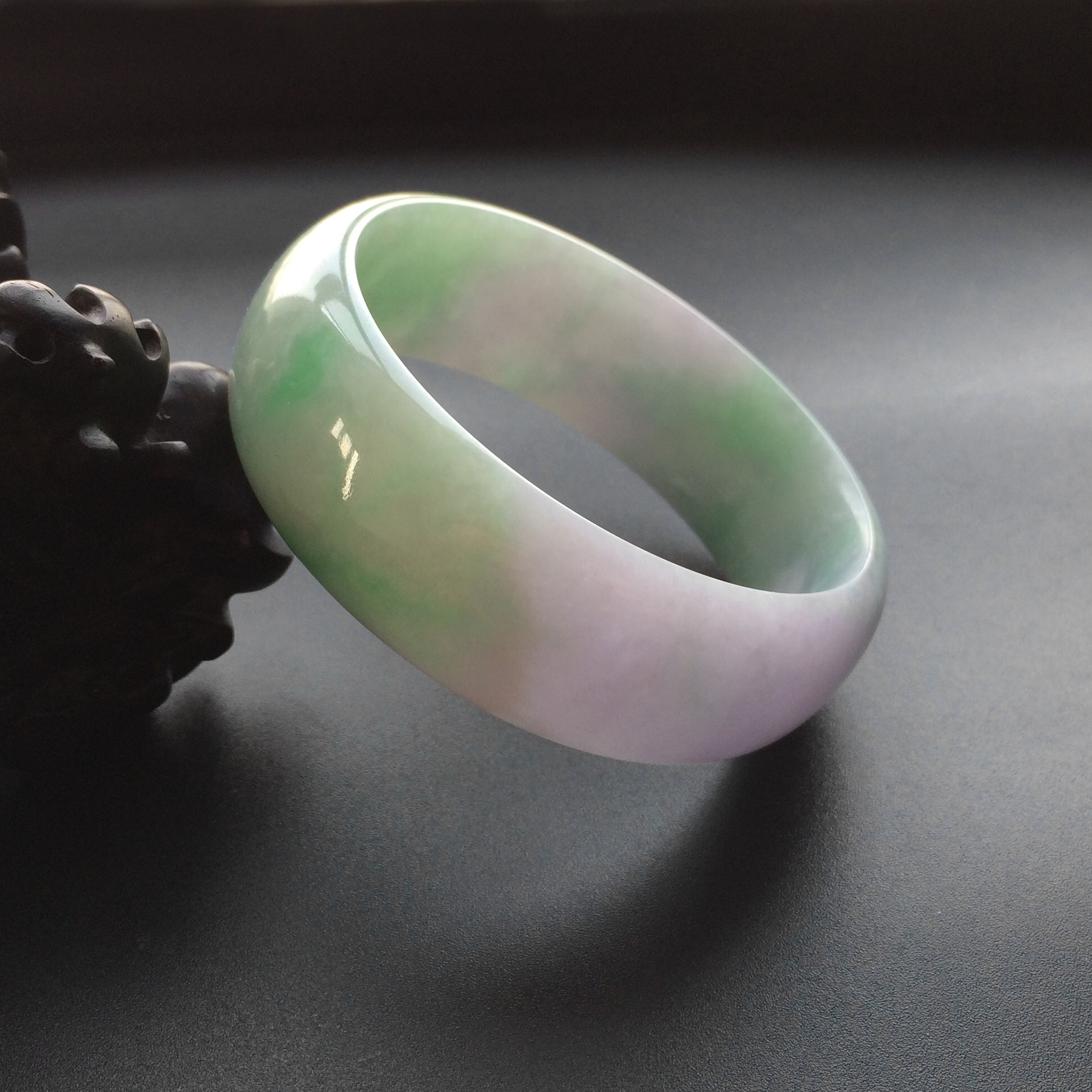 (超值推荐)糯冰种春带彩手镯(56.1mm)