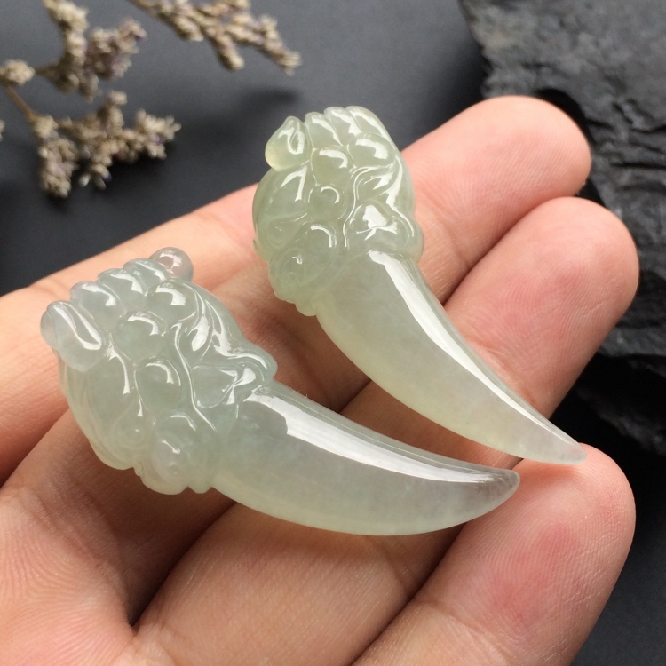 (超值推荐)糯冰种淡晴水龙牙挂件(一对) - 瑞兽 - 翡翠王朝