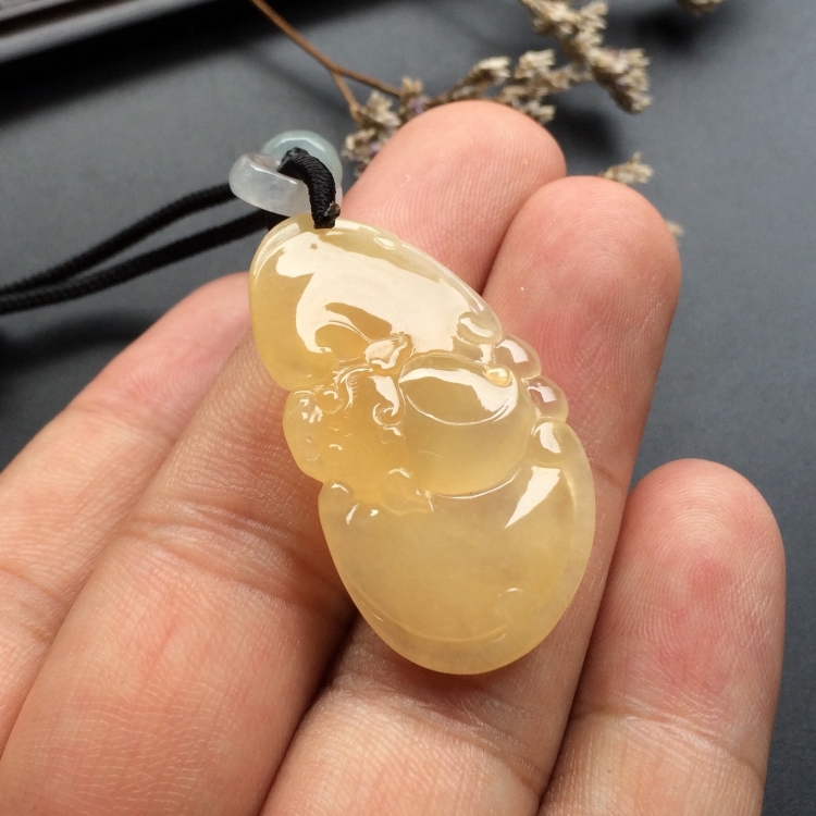 (超值推荐)冰种淡黄翡洪福齐天挂件 - 花鸟鱼虫 - 翡翠王朝