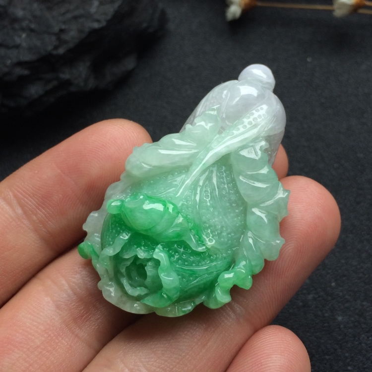 (超值推荐)糯冰种飘翠白菜挂件