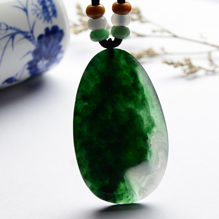 (超值推荐)糯冰种深绿雀之灵挂件