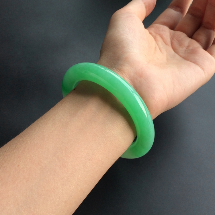 (超值推荐)糯冰种苹果绿圆条手镯(57.5mm)