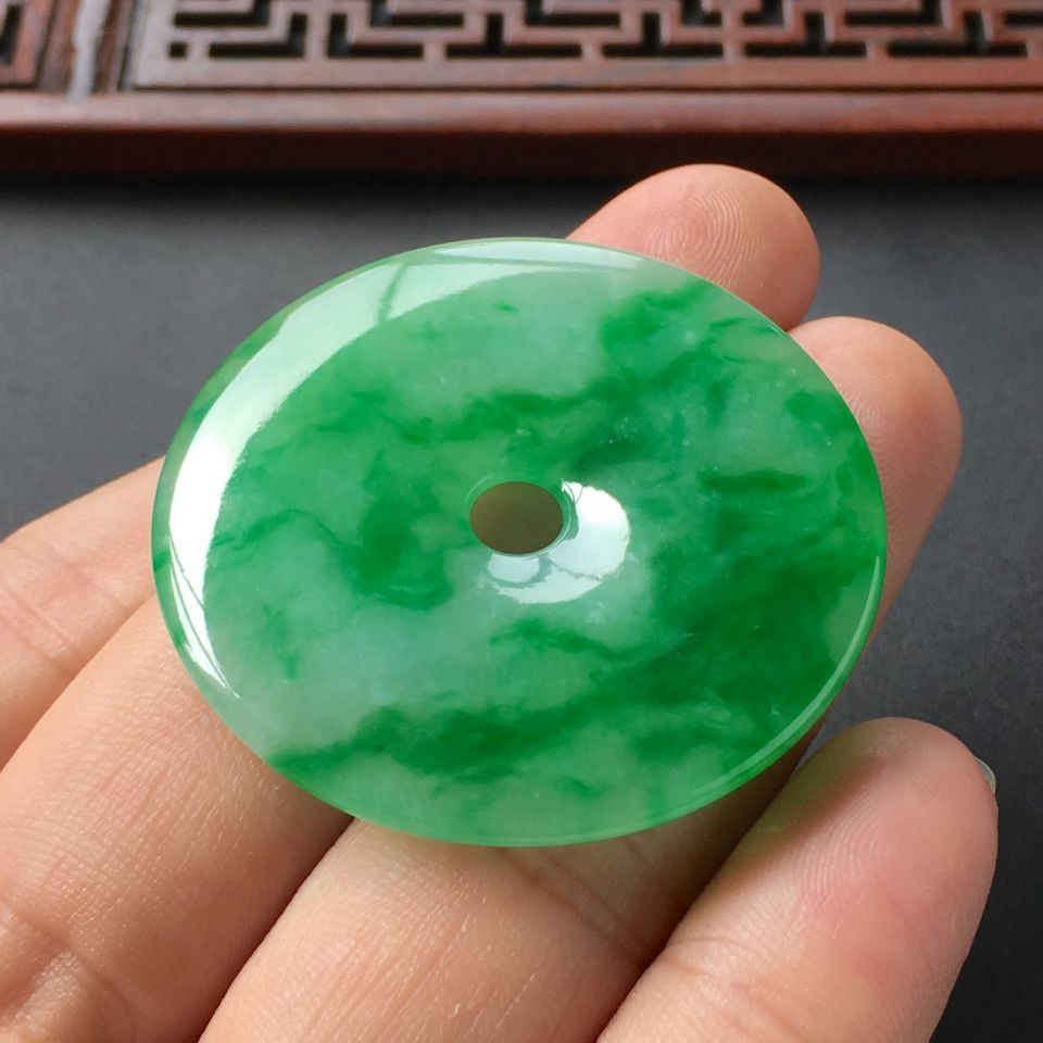 (超值推荐)糯冰种飘阳绿平安扣挂件 - 平安扣 - 翡翠王朝